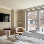 Mimosa House ホテル