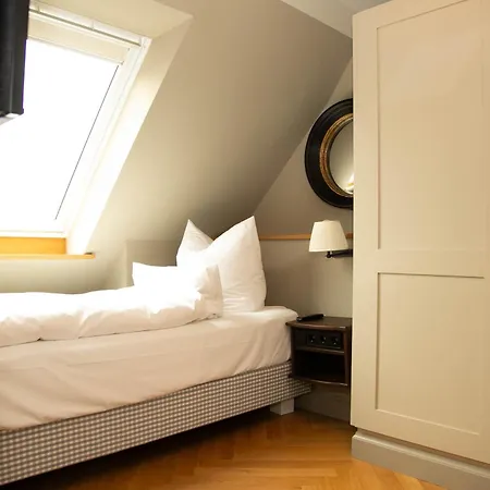 Mimosa House 3*