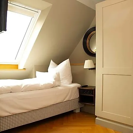 Mimosa House Hotel