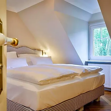 Hotel Mimosa House 3*